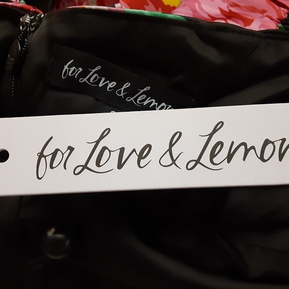 NWT FOR LOVE & LEMONS JOLIE RUCHED FLORAL PRINT MINI DRESS IN BLACK - Picture 4 of 5